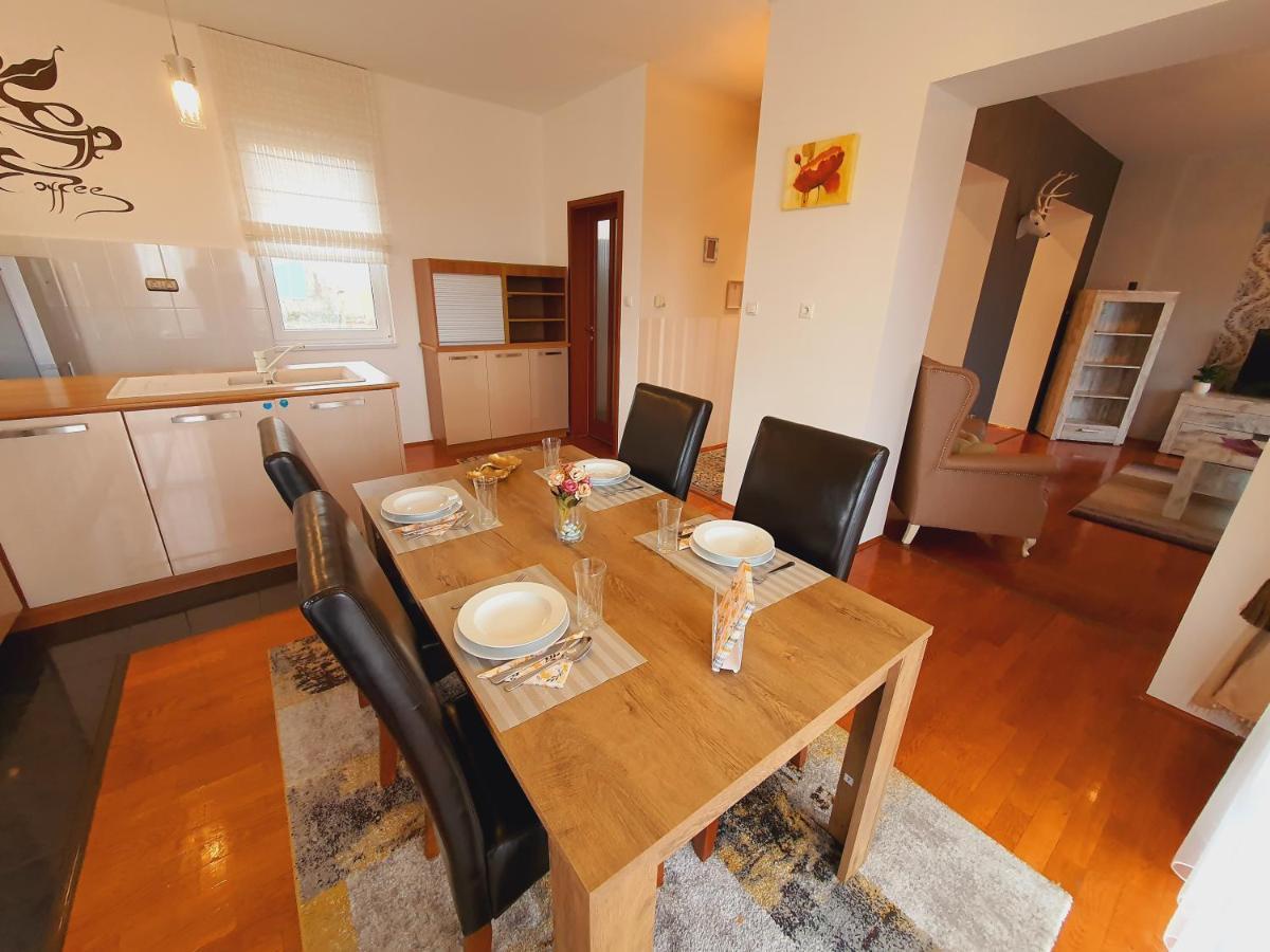 Adel Apartman ميسكولك المظهر الخارجي الصورة