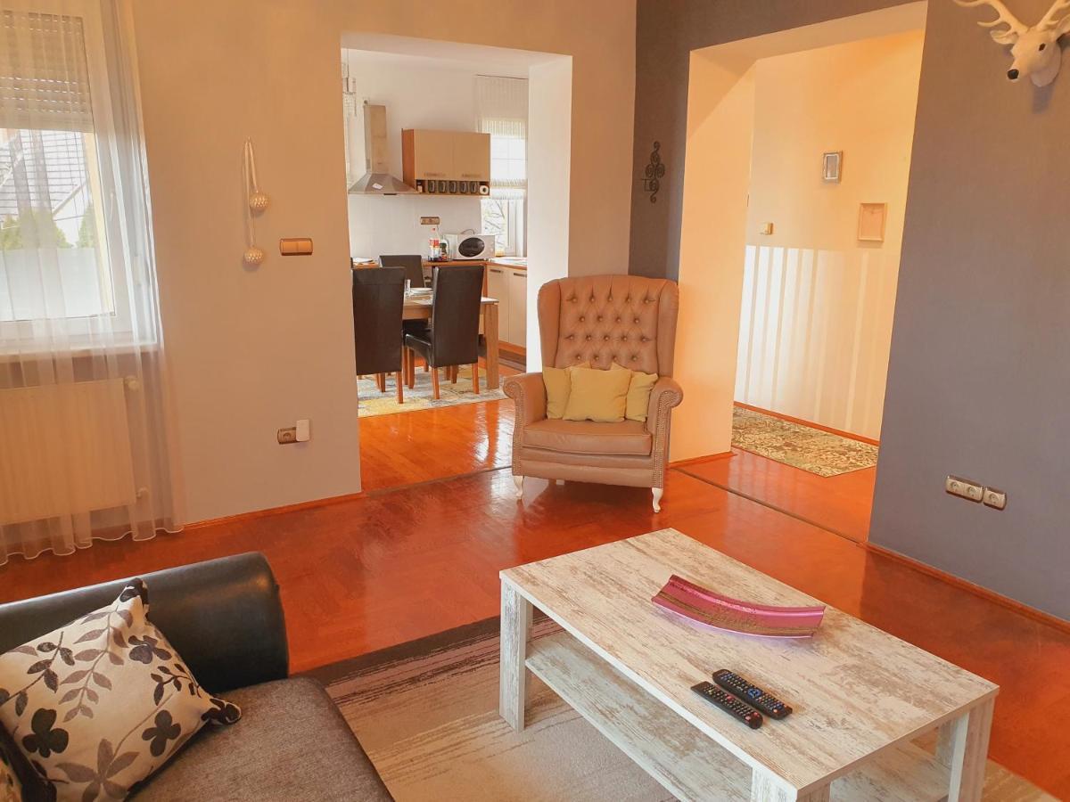 Adel Apartman ميسكولك المظهر الخارجي الصورة